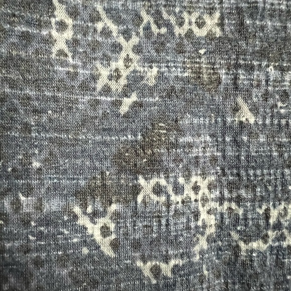 LuLaRoe Stasha Ruffle Top size large - Picture 4 of 5